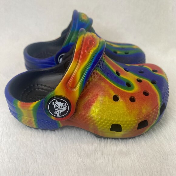 Crocs Kids Classic Tye-Dye Clogs Slip-On Shoes Comfortable Lightweight C4 - Picture 1 of 7